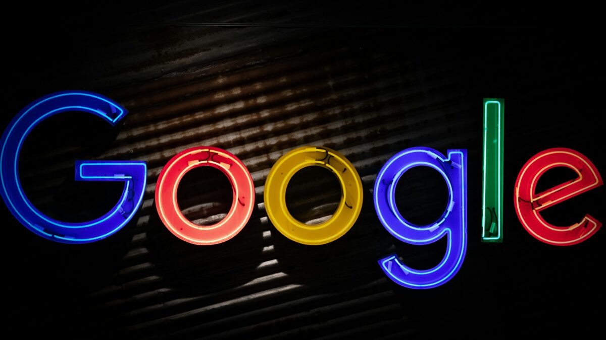 ChatGPT Search vs Google Search: What SEOs Need to Treat Differently in 2026