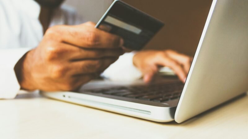 What Is E-commerce SEO? How It Differs from B2B and Content SEO